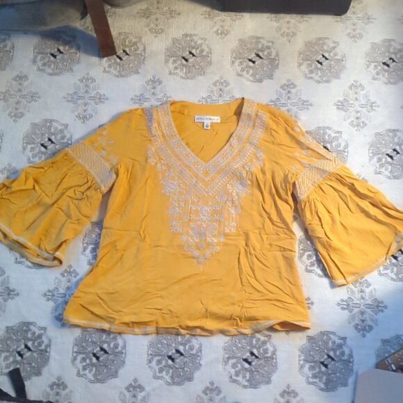 L - Chelsea Theodore Long Sleeve Flared Shirt - Picture 1 of 6